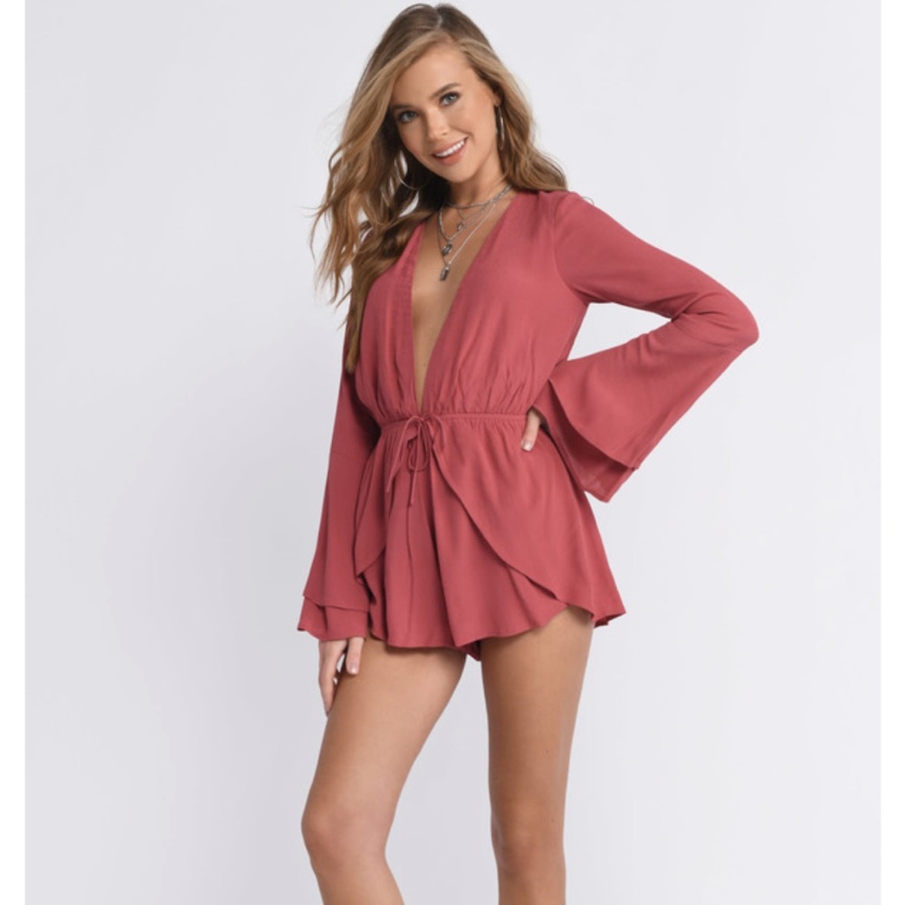Tobi DOUBLE OVER DOUBLE BELLE SLEEVE BRICK ROMPER